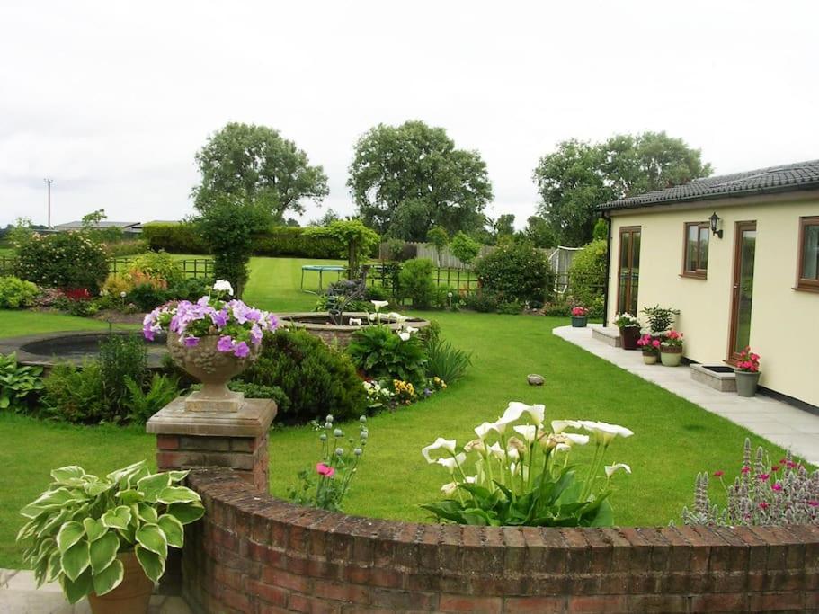 Coastal Garden Lodge Preesall Екстер'єр фото