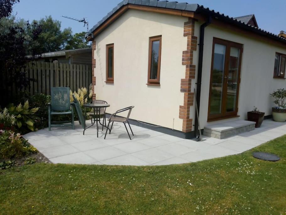 Coastal Garden Lodge Preesall Екстер'єр фото